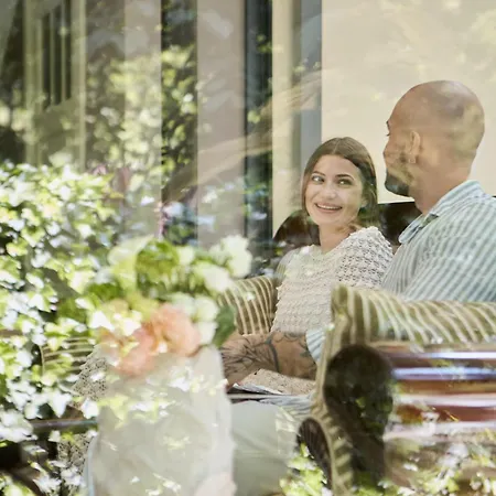 アパートホテル Deco By Downtown 3*